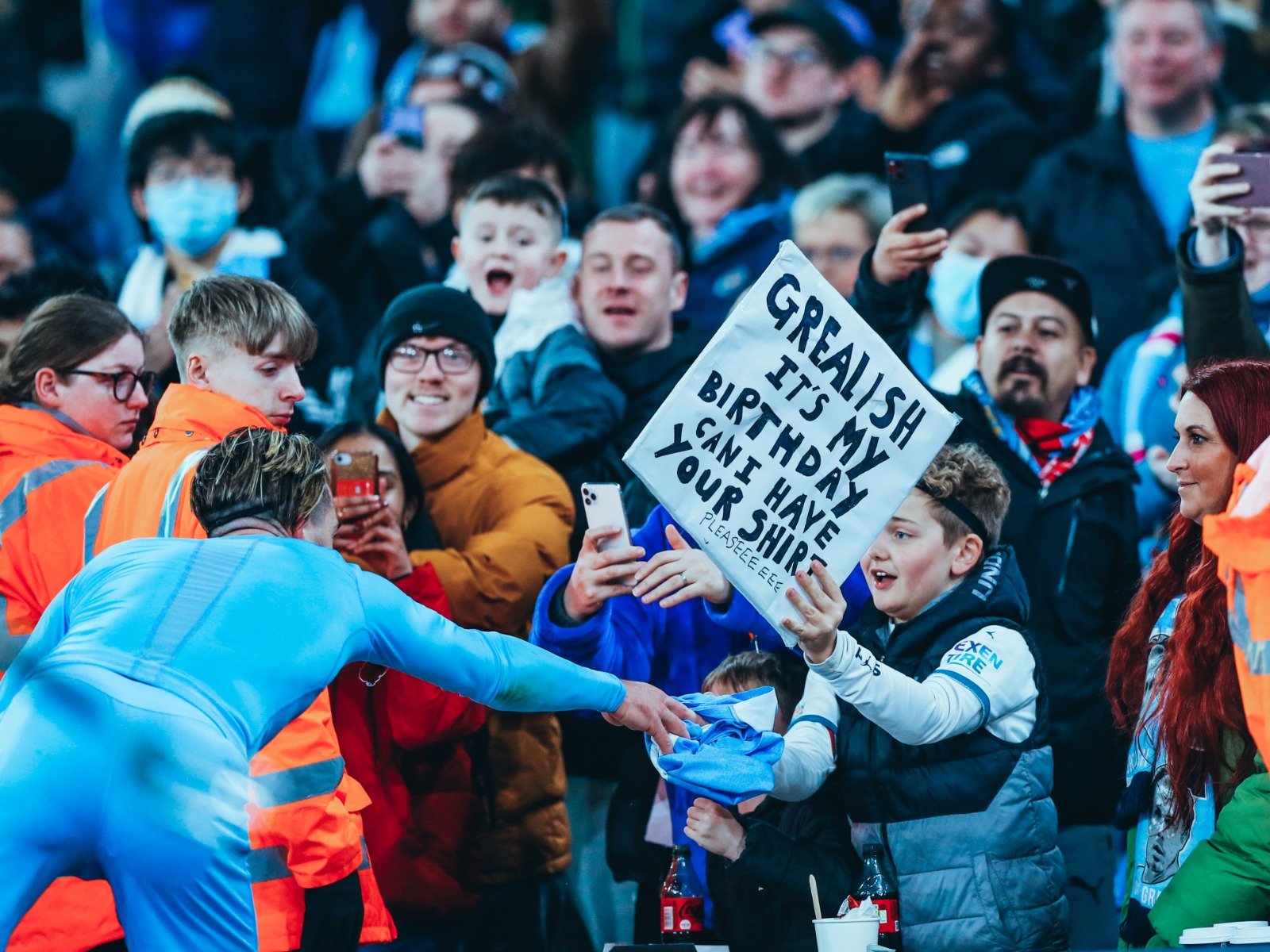 现出了超乎 现出了超乎